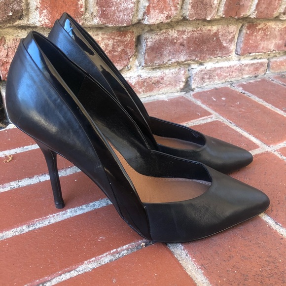 Steve Madden Black Leather Pointed Heels - Picture 2 of 5